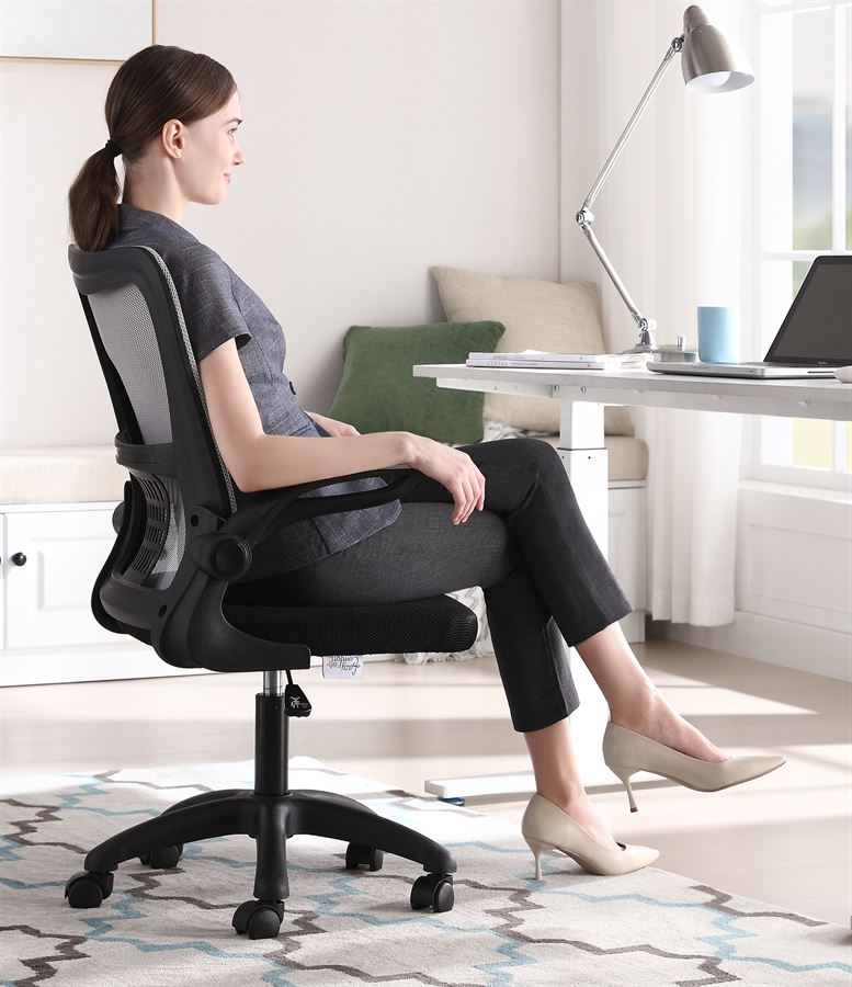 כיסא מחשב יוקרתי דגם WINSTON עם ידיות מתכווננות וגב רשת נושם בצבע אפור בשילוב שחור מתצוגה ועודפים